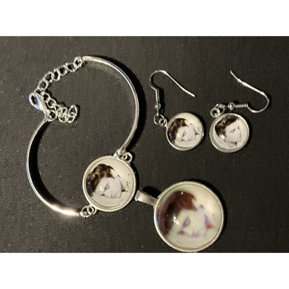Elvis Presley Costume Jewlery Set, Earrings, Pendant Bracelet Silver Tone
